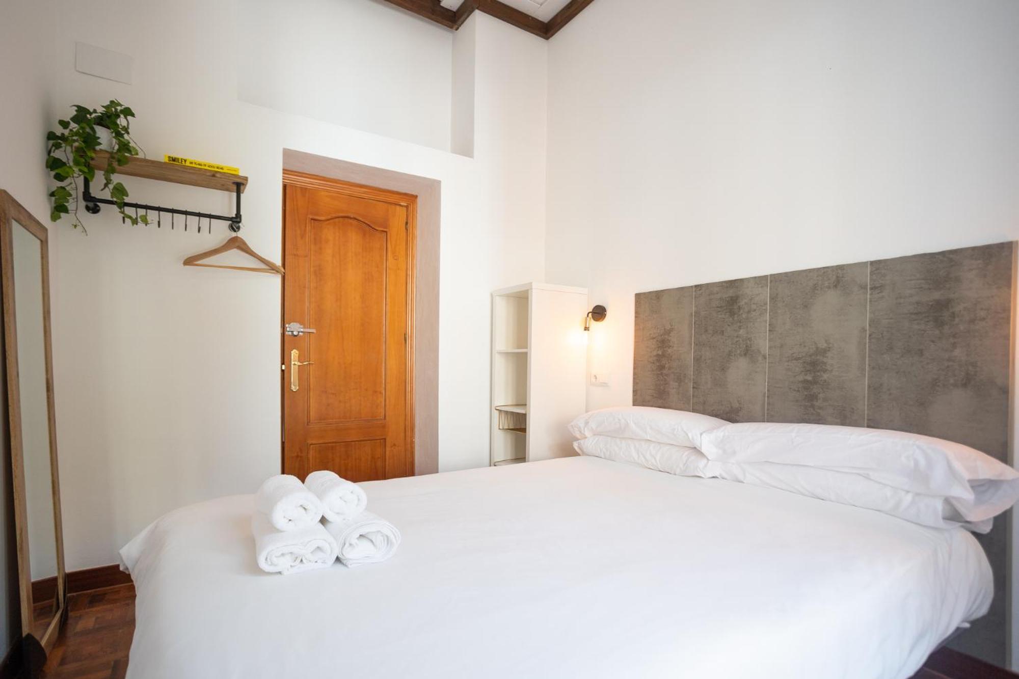 Naim Guest House Malaga Centro Exteriör bild